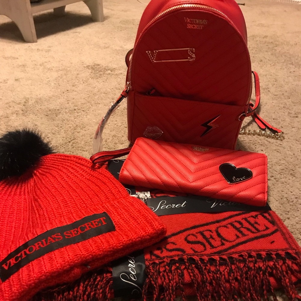 Victoria Secret red bundle 👜♥️